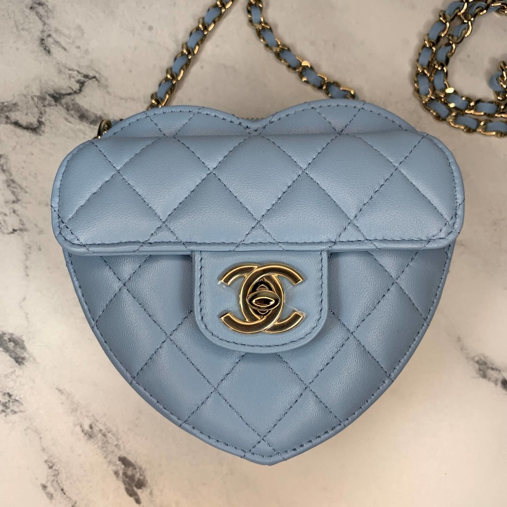 ❌❌ NEW CHANEL 22S Mini Heart Bag CC light blue Lambskin Leather Crossbody bag - Picture 2 of 15